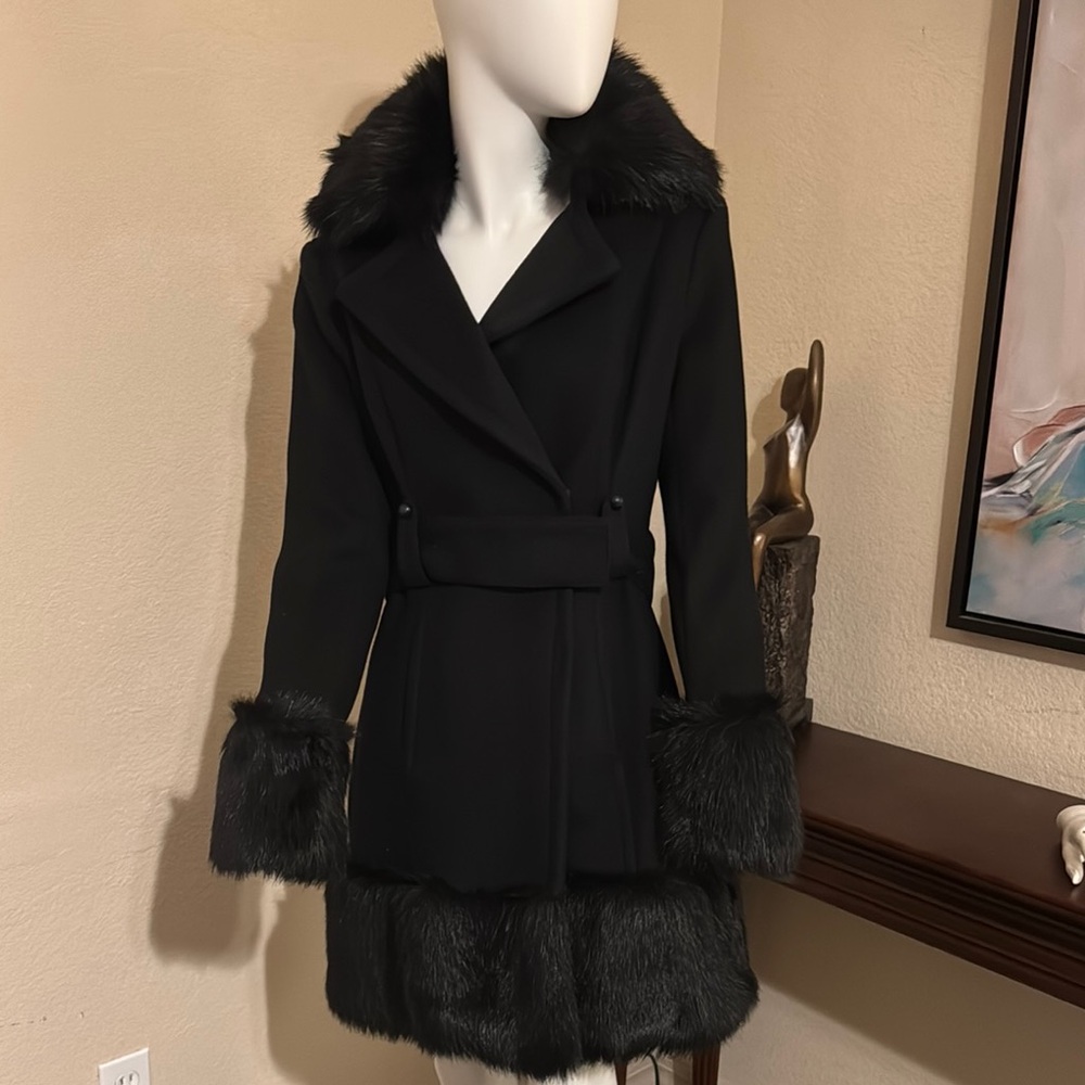 Chic Black Faux Fur Trim Coat